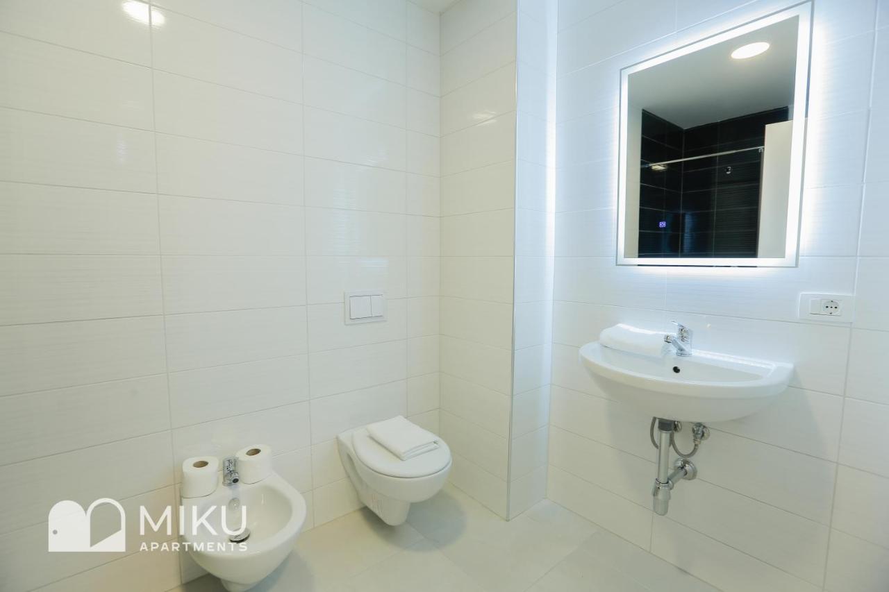 Miku Apartment - Vibrant 1Bd Apartment At Olympic Residence Tirana Exteriör bild